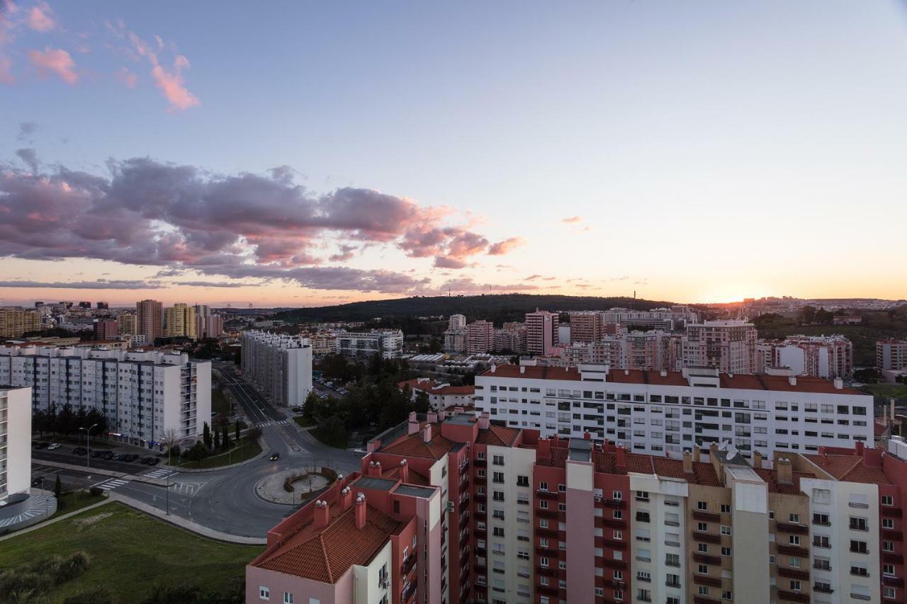 Skyscraper Riverview Lisbon With Indoor Pool Buitenkant foto