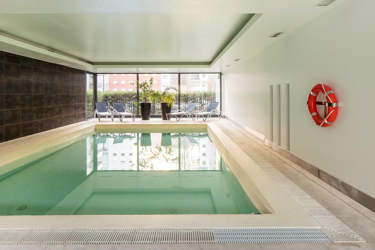 Skyscraper Riverview Lisbon With Indoor Pool Buitenkant foto